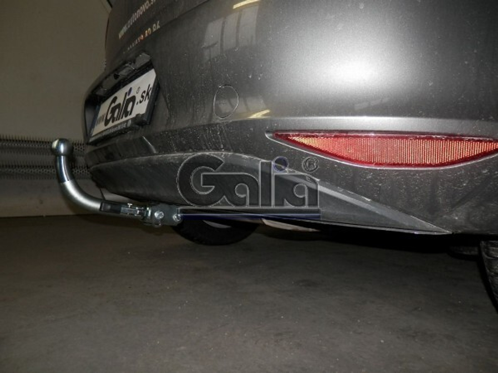 Фаркоп оцинкованный Galia A048C для Golf VII хетчбек 5 дверей 2013-, SEAT Leon хетчбек 5 дверей 2013-, Audi A3 хетчбек 3/5 дверей 2012-(паспорт и сертификат в комплекте)(без электрики)