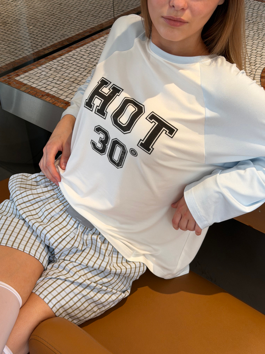 Лонгслив с контрастными рукавами "Hot"