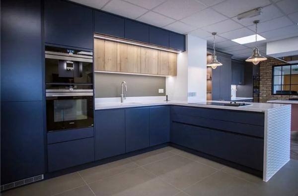 Примеры современных дизайнов кухонь из интернета