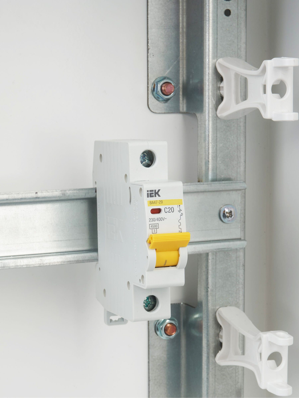 KARAT Автоматический выключатель ВА47-29 1P C 20А 4,5кА IEK