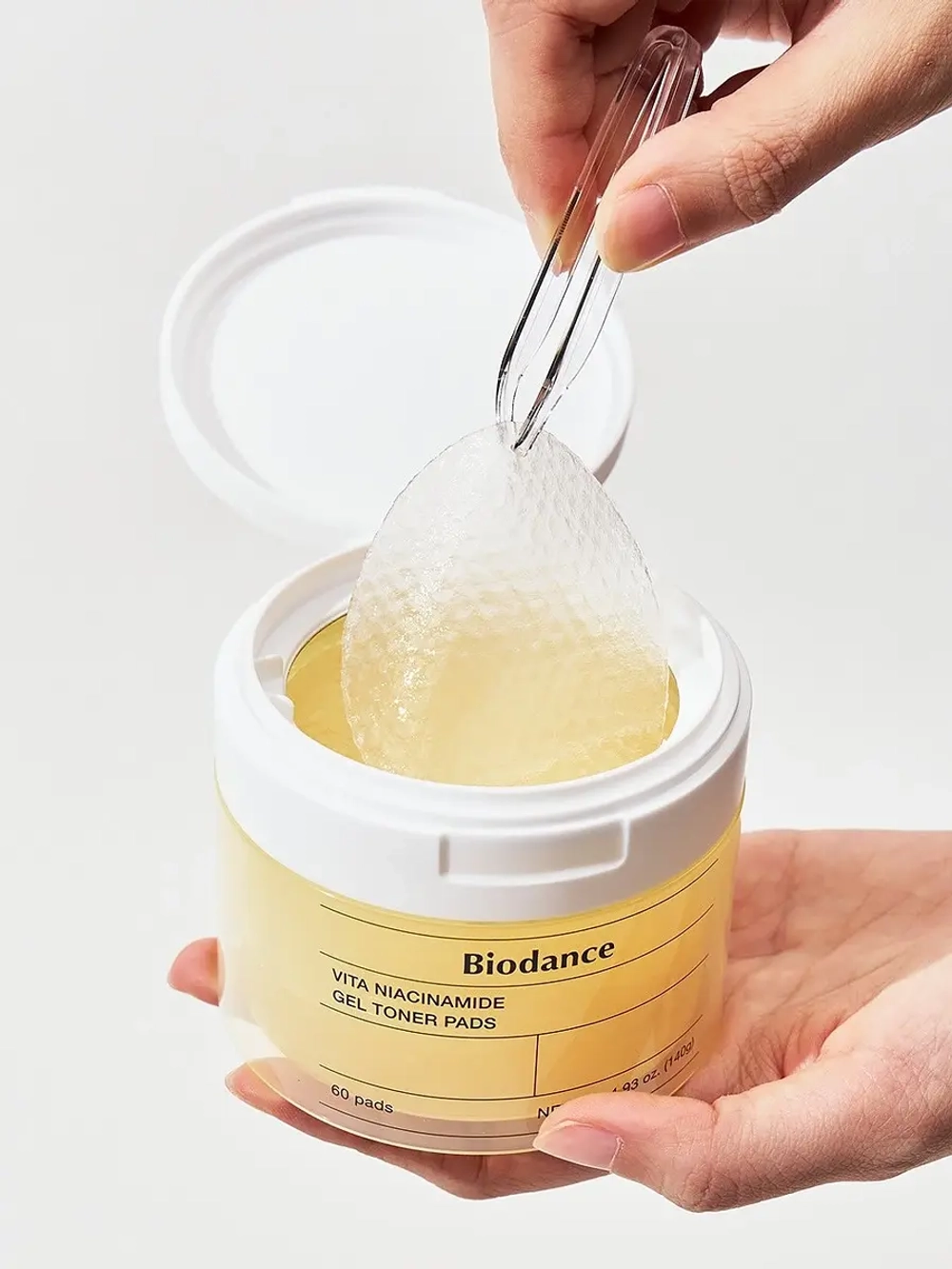 Biodance Осветляющие гелевые тонер-пэды с ниацинамидом для сияния кожи Vita Niacinamide Gel Toner Pads 60 шт