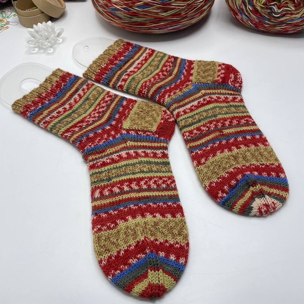 Носочная пряжа D&G YARN 75% меринос супервош 25% полиамид