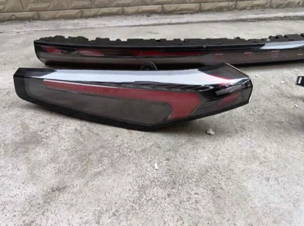 Задний фонарь (левый/правый, центральный) Geely Galaxy L7