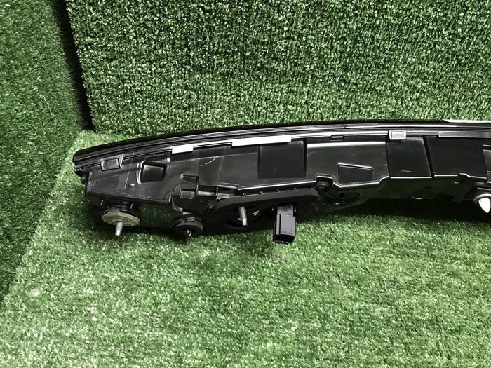 Фонарь крышки багажника Geely Monjaro (2021-н.в.)