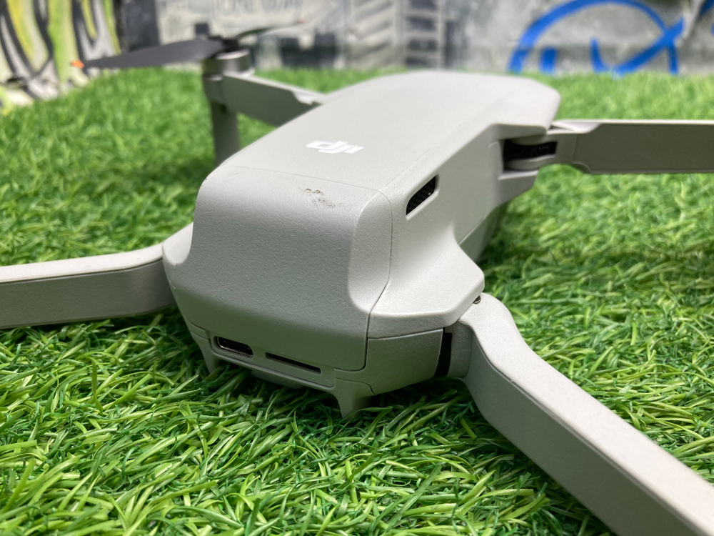 DJI Mini SE Fly More Combo