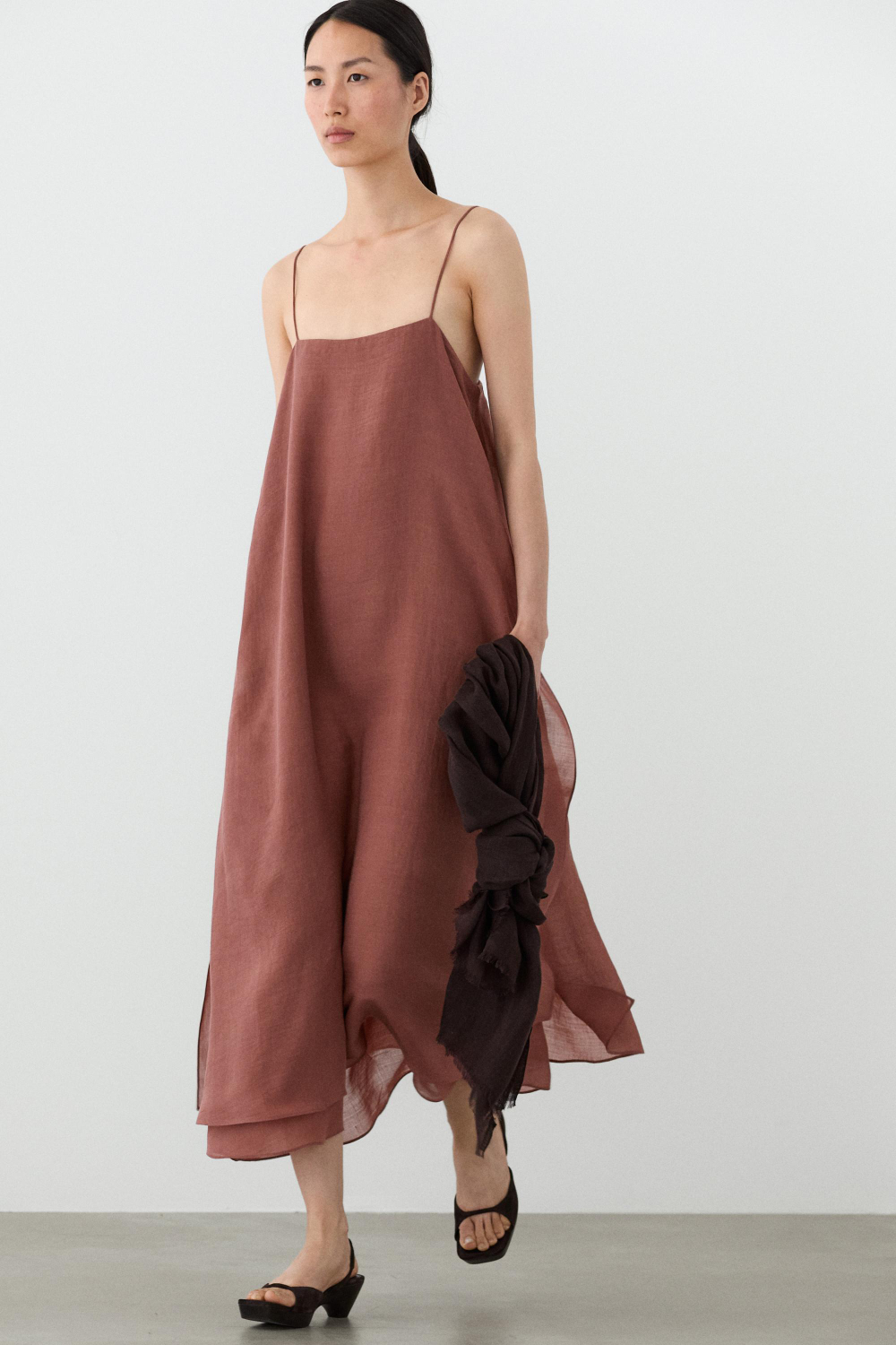 Massimo Dutti Двухслойное струящееся платье миди, глиняный