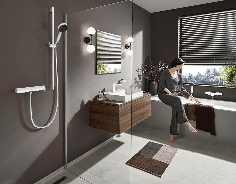 Смеситель для ванны Hansgrohe Vivenis 75420700 белый матовый