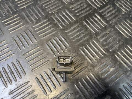 Датчик воздушный Suzuki GSR400 (GK7DA) 15630-29G10