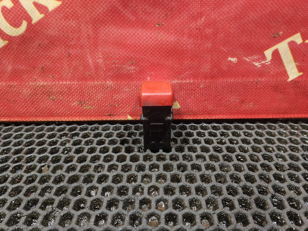 Кнопка аварийной сигнализации