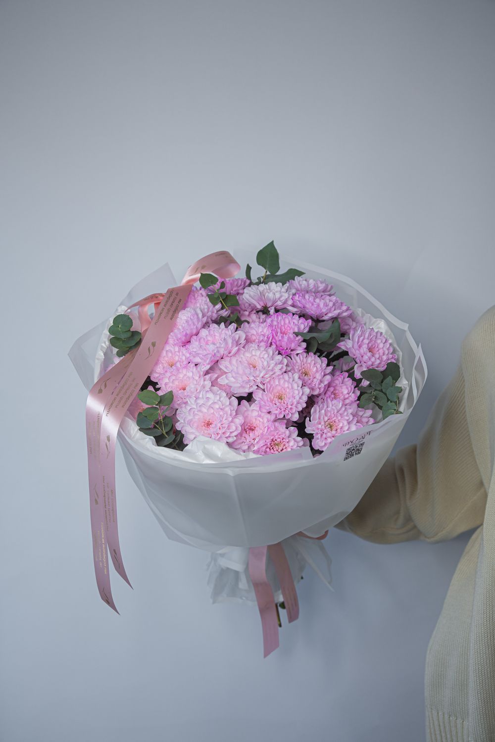 Хризантема с эвкалиптом "M" 