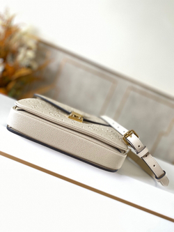 Louis Vuitton Pochette Metis