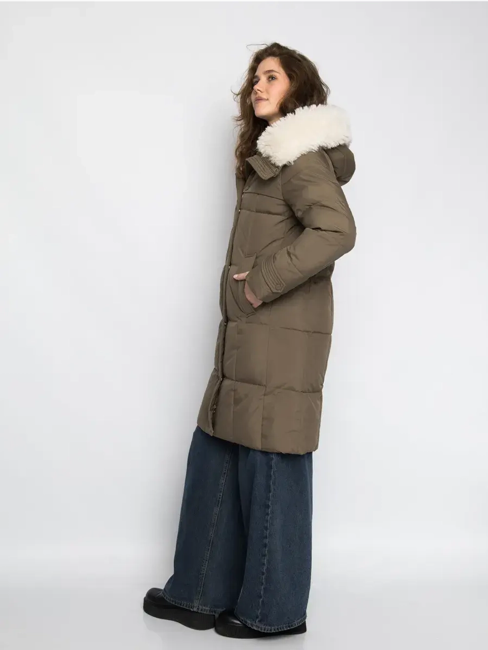 Куртка зимняя удлиненная с капюшоном