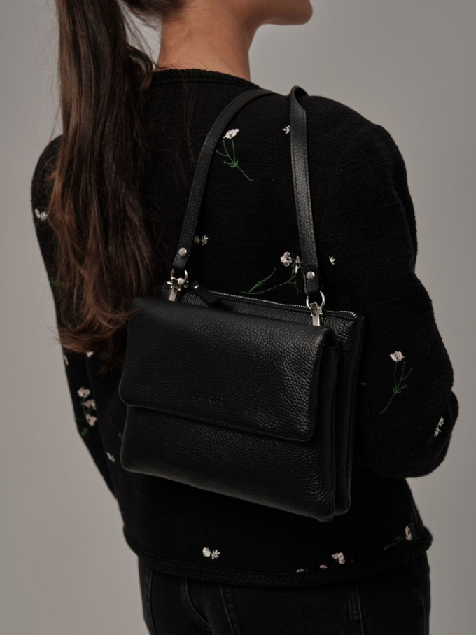 Сумка кожаная на плечо кросс-боди черная