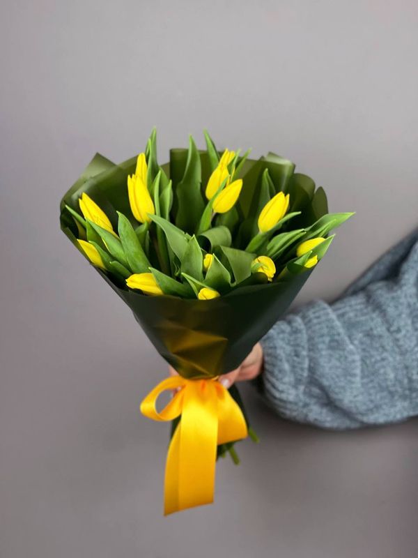 Букет желтых тюльпанов (в упаковке)