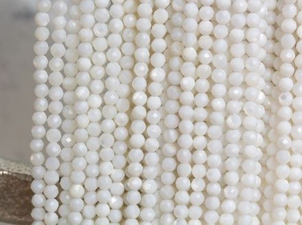 Нить бусин из перламутра, 3,5мм огранка
