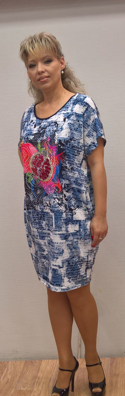 Цветное летнее платье с принтом "фрукты"