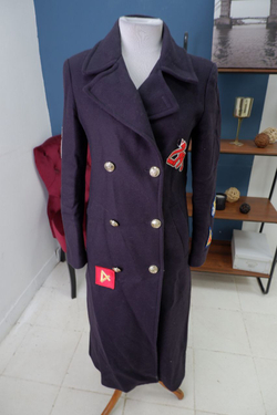 Пальто Zara  с аппликациями 44 размер