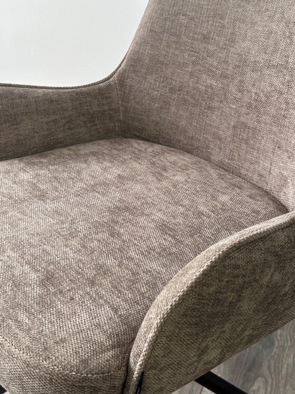 Стул М-City DISAUR Луиджи Данс 180 Град. Поворотный, Nordic 35 Серо-Коричневый, Черный каркас