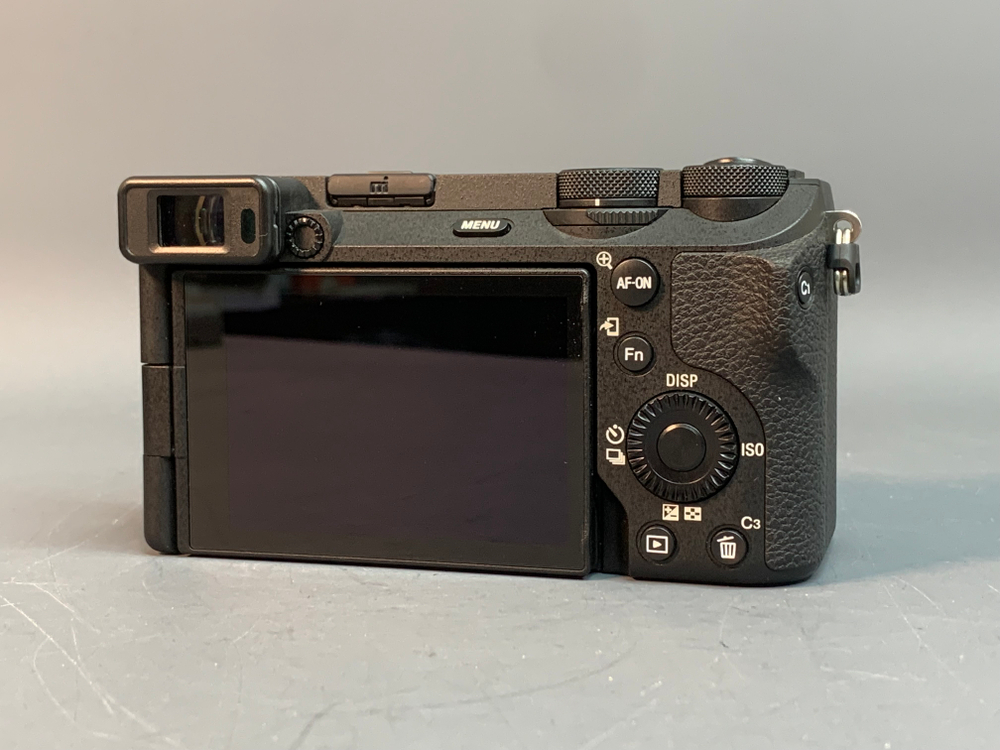 Sony Alpha A6700 4020 кадров