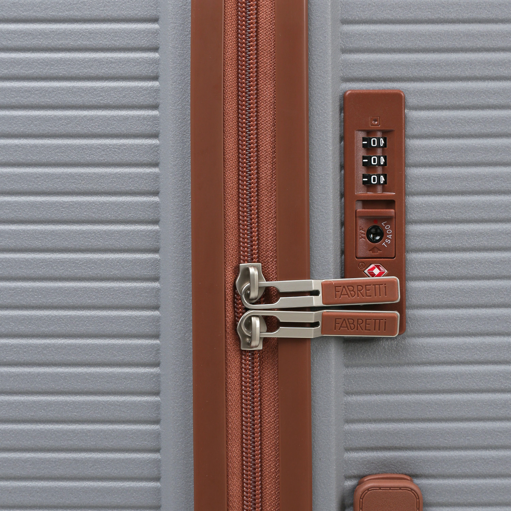 Чемодан большой (L) полипропилен "Fabretti"