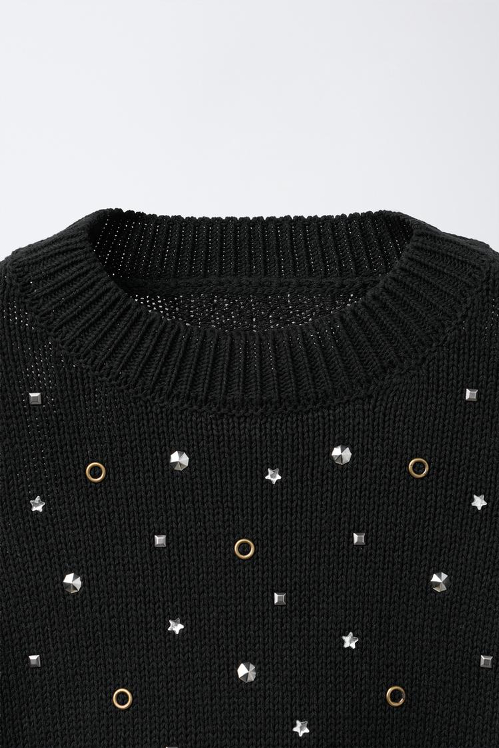 ZARA ДЖЕМПЕР С ВЫРЕЗАМИ И СТРАЗАМИ, ЧЕРНЫЙ