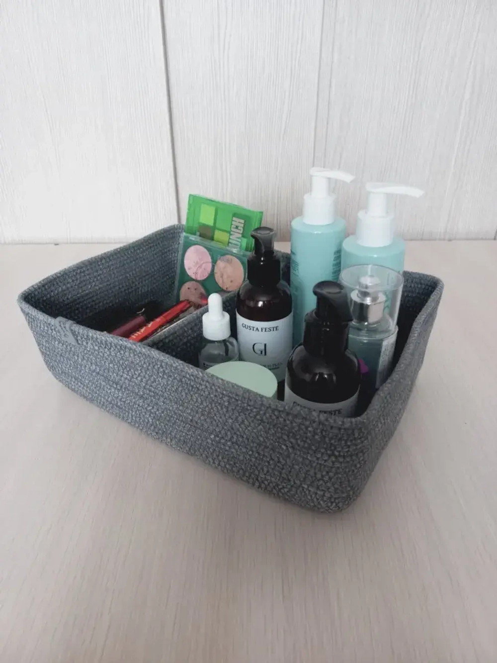 Органайзер для косметики плетеный