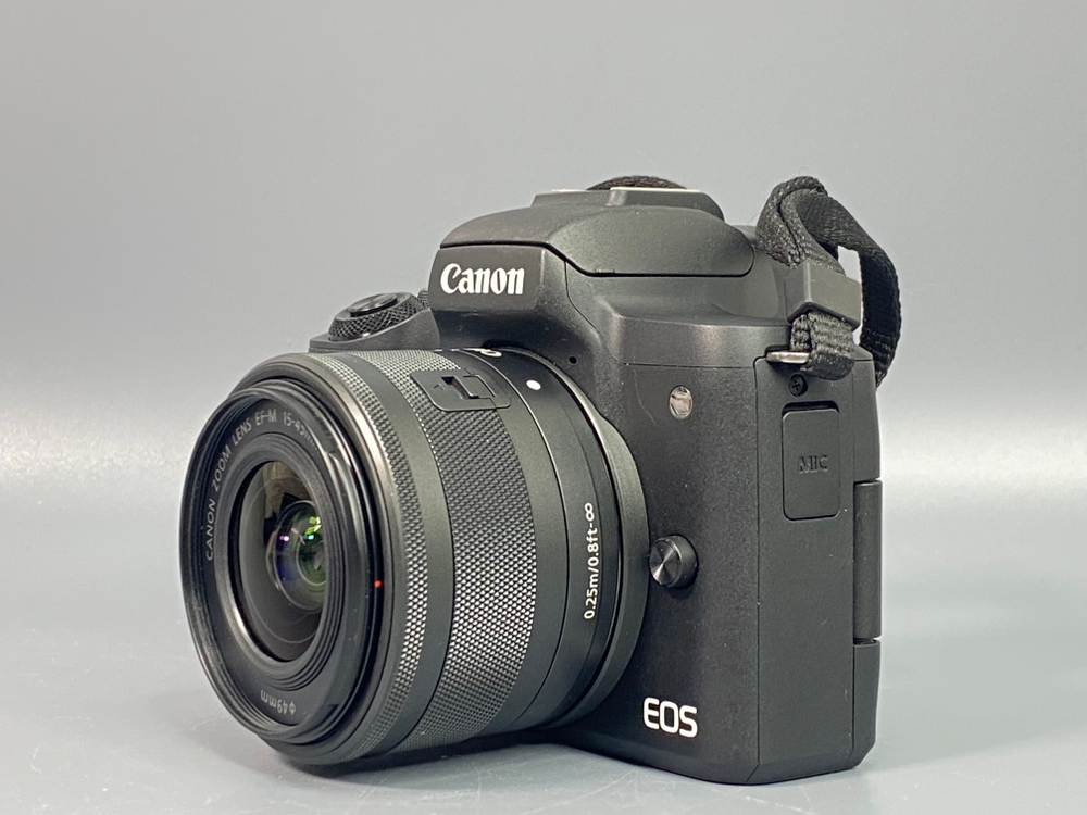 Canon M50 Mark II kit 15-45mm 2000 кадров