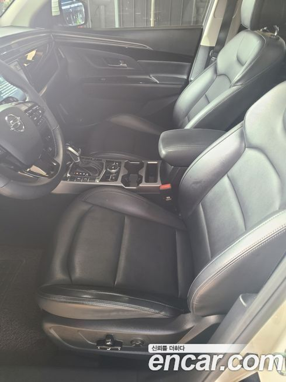 KG Mobility (Ssangyong) Beautiful Korando Бензин 1.5 2WD R-플러스 (06.2021)