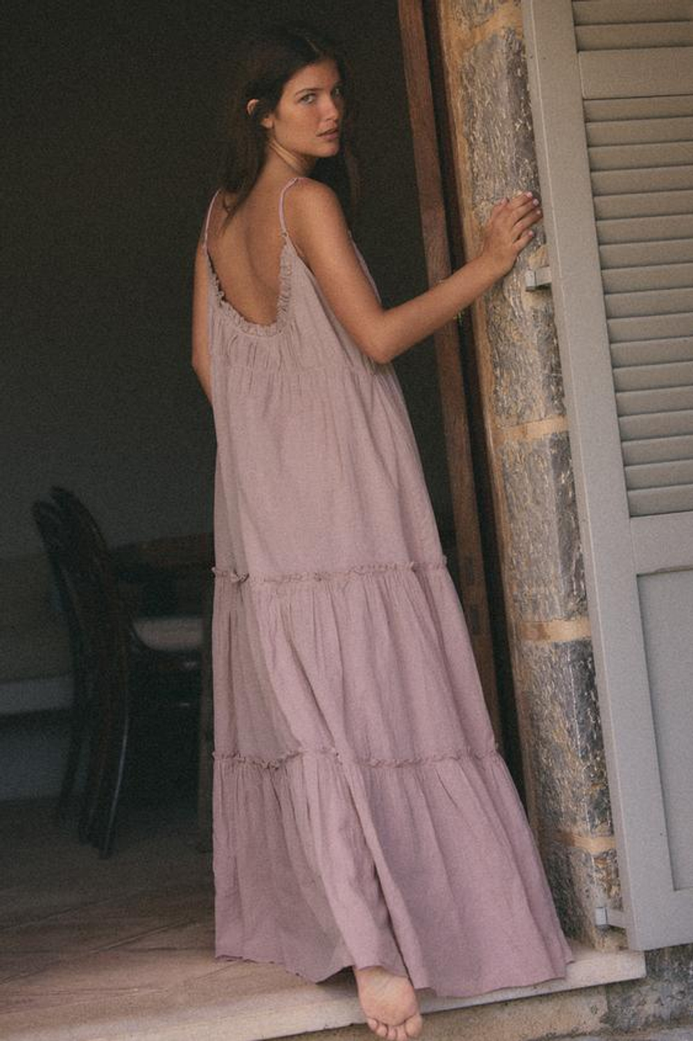 ZARA ПЛАТЬЕ МИДИ ИЗ ГАЗА С ВОЛАНАМИ, СИРЕНЕВЫЙ