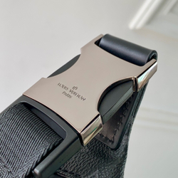 Louis Vuitton Discovery Bumbag