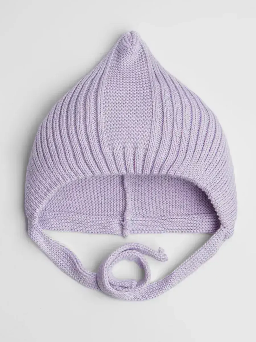 Чепчик для девочки вязаный на завязках на осень