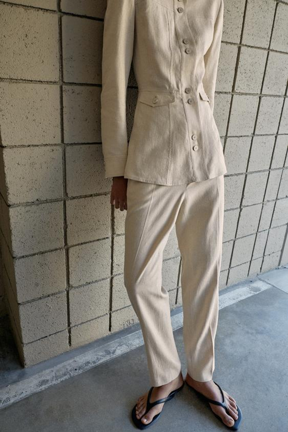 ZARA ЗАУЖЕННЫЕ БРЮКИ ИЗ СМЕСОВОГО ЛЬНА, СВЕТЛО-БЕЖЕВЫЙ