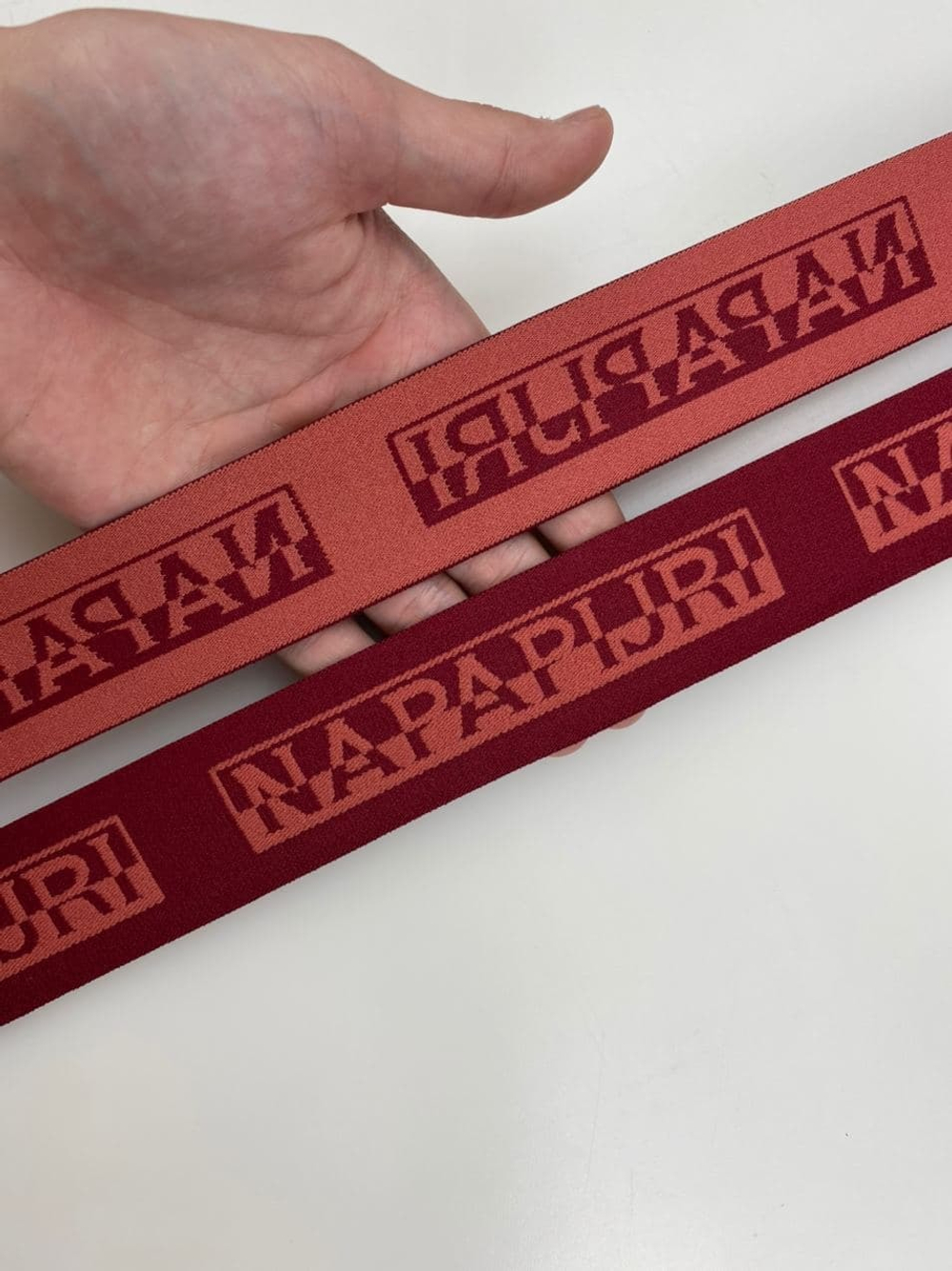 Резинка темно-красная Napapijri