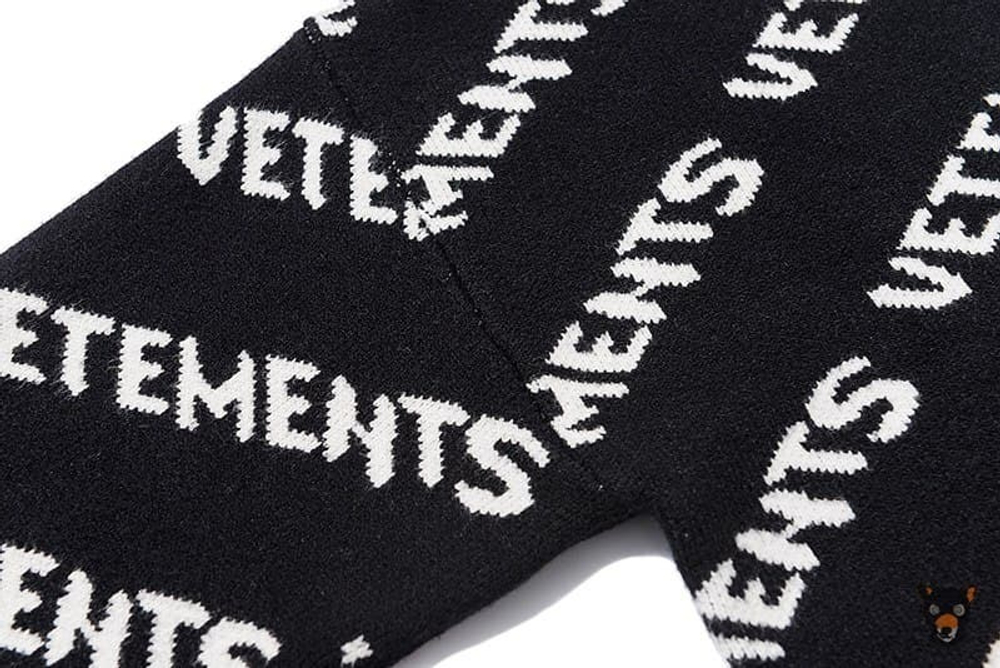 Свитер Vetements "Logos"