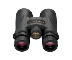 удобные окуляры и колесо фокусировки Monarch