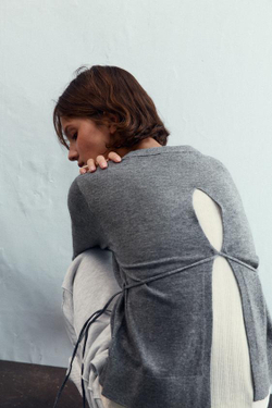 ZARA ДЖЕМПЕР С ОТКРЫТОЙ СПИНОЙ И ШНУРОВКОЙ, СЕРЫЙ