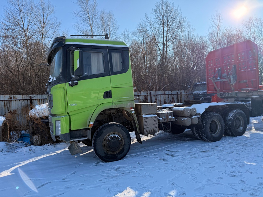 Shacman (Shaanxi) SX* 6x6 Седельный тягач SX42586V385 (Дизельный, 11,6 л, 423 л.с., МТ)