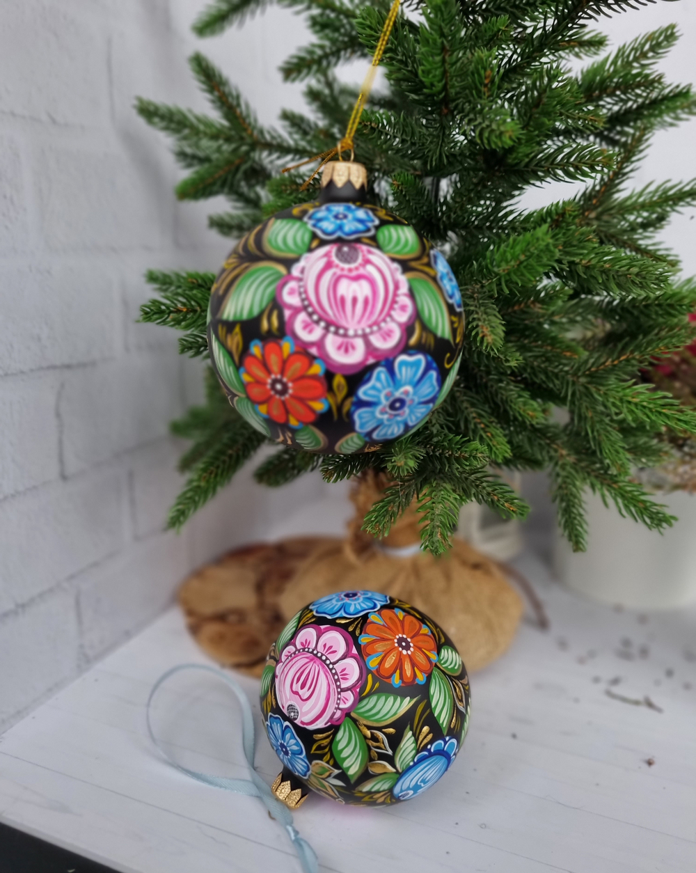 Шар стеклянный "Городецкая роспись" с лошадкой