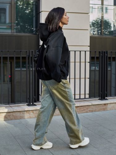 Худи на молнии в черном цвете