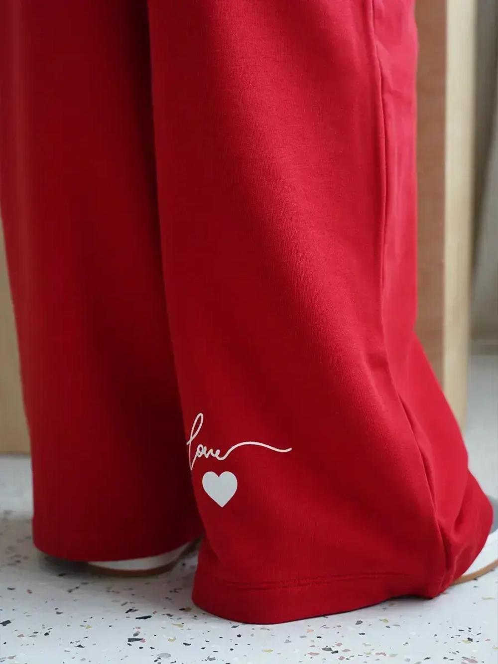 Спортивный костюм для девочки в школу