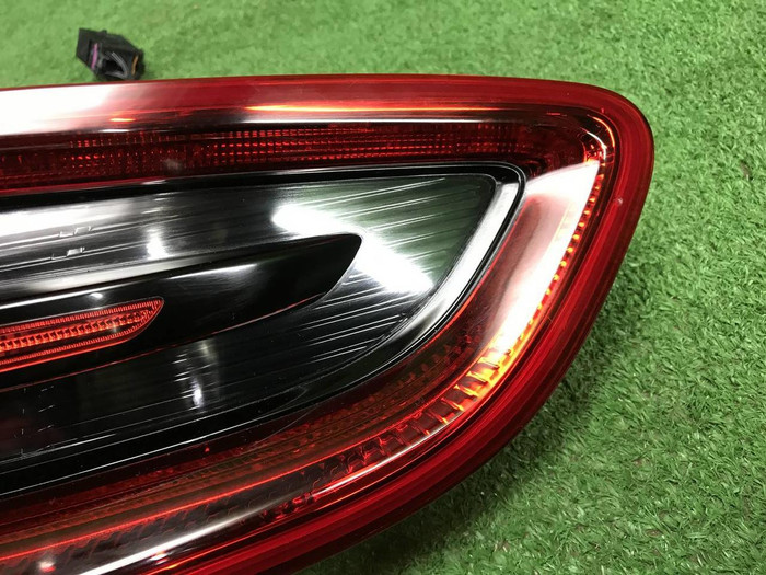 Фонарь правый внешний Porsche Macan 95b (14-18)