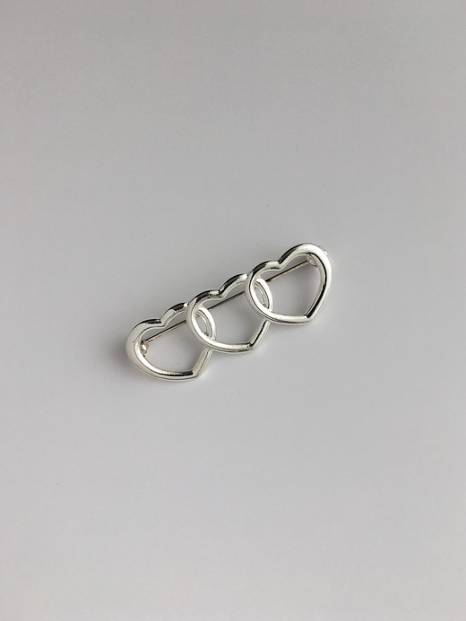 Брошь Три сердца