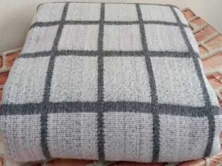 Одеяло полушерстяное "ВВ. СЕРО-БЛЕДНО-РОЗОВАЯ КЛЕТКА" ОПШ-1, 50% шерсть, плотность 400 г/м2, Россия.