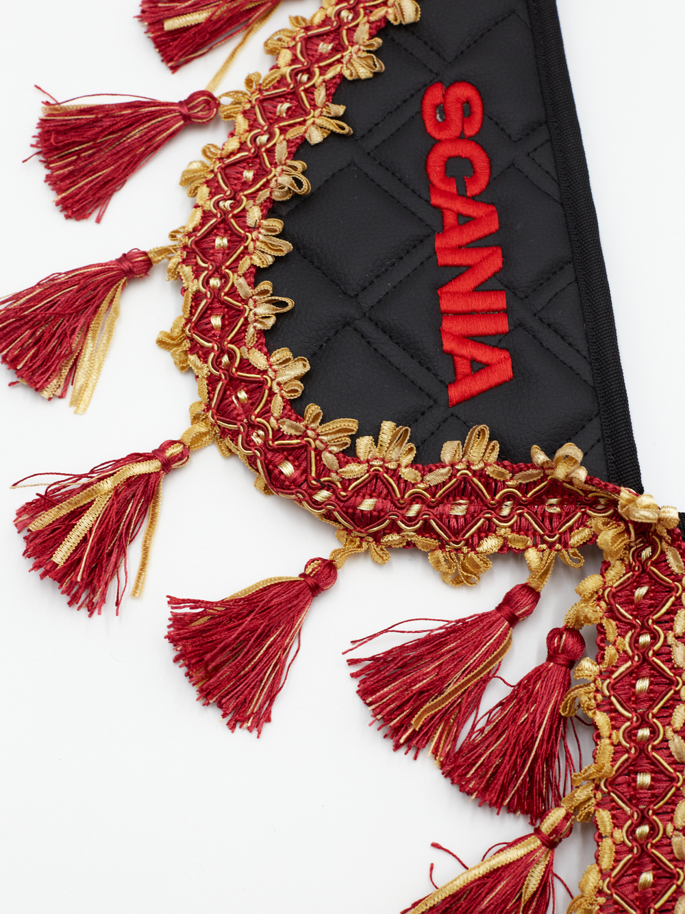 Вымпел тройной SCANIA (экокожа, черный с красными кисточками)