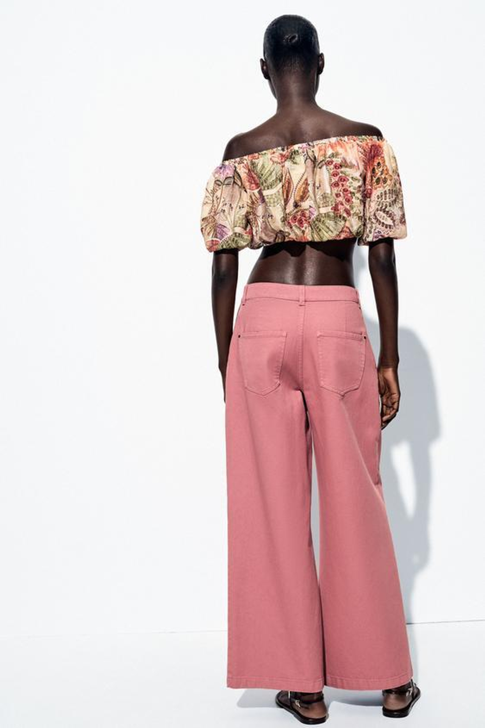 ZARA ДЖИНСЫ Z1975 СО СКЛАДКАМИ И СРЕДНЕЙ ПОСАДКОЙ, МАРСАЛА