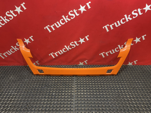 Накладка бампера центральная 2023г