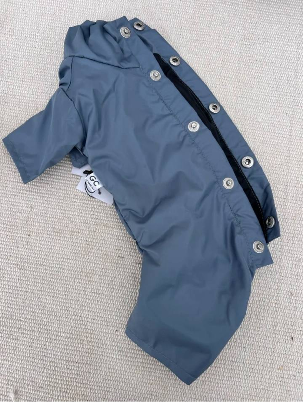 Дождевик-пыльник на гладкой подкладке с кнопками на спине (мальчик) серый