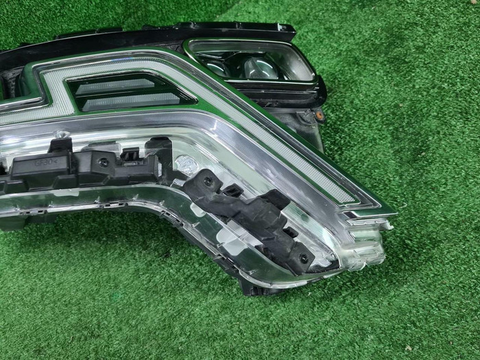 Фара правая Kia Carnival 4 (2020-2023) LED