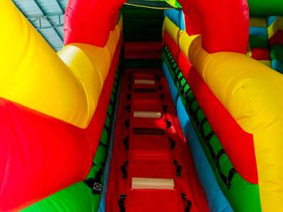 Коммерческий надувной батут «Слоник со скалодромом» 9x6x6