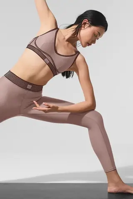 Alo yoga Спортивный бюстгальтер Airlift Line Up, серо-коричневый